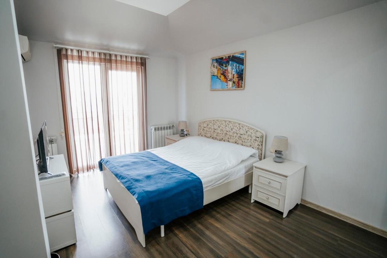 West Apart Hotel Batumi Exterior foto